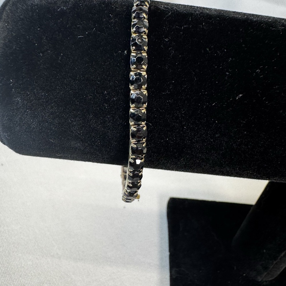 Black Faceted Stone Gold Tone Stretch Bracelet Classic Elegant Classic‎